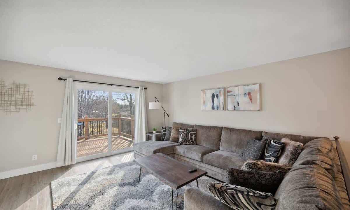 Photo of Livingroom in Brooklyn Park