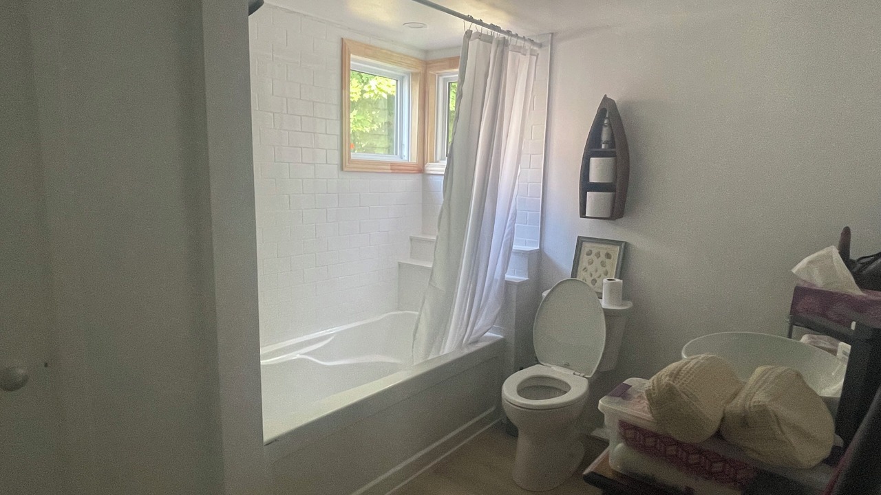 Photo of Bathroom in Long Point