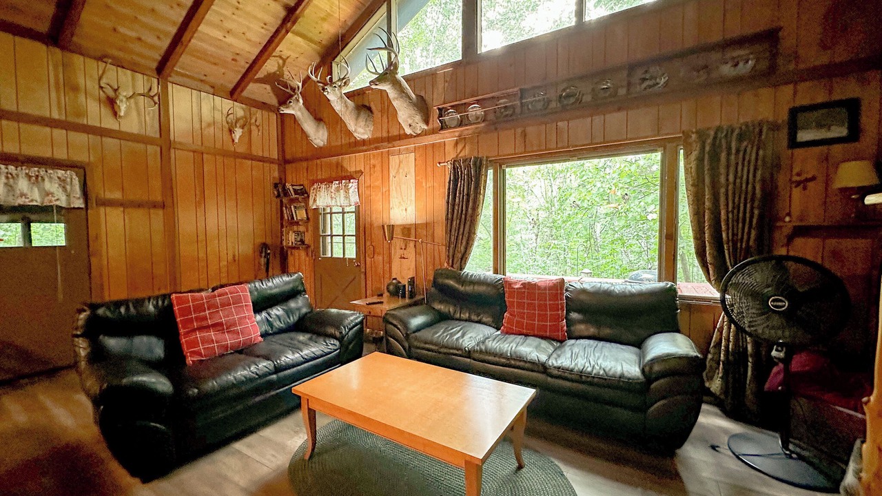 Photo of Livingroom in Sturgeon Lake