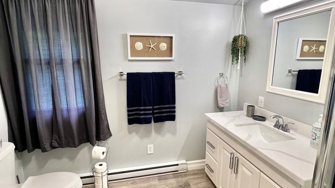 Photo of Bathroom in Dysart et al