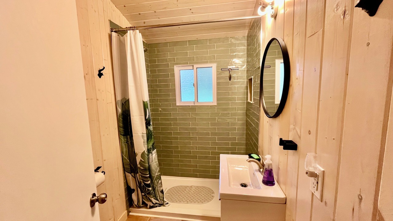 Photo of Bathroom in Unorganized Centre Parry Sound
