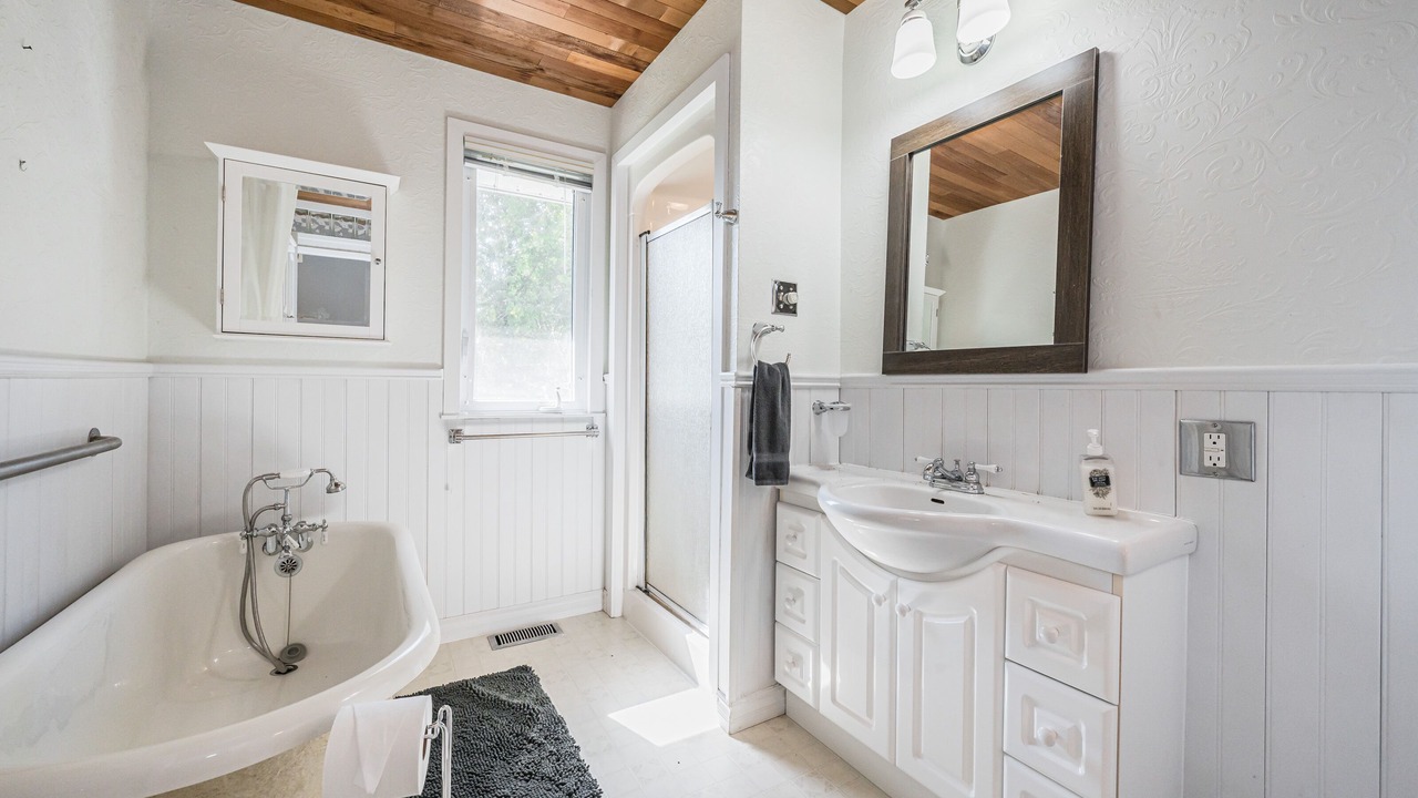 Photo of Bathroom in Northern Bruce Peninsula