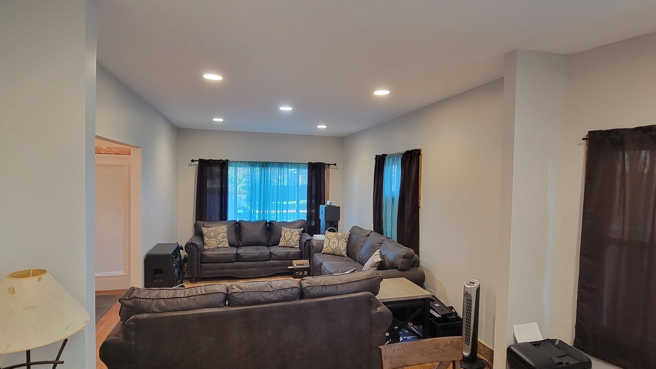 Photo of Livingroom in Summit - University