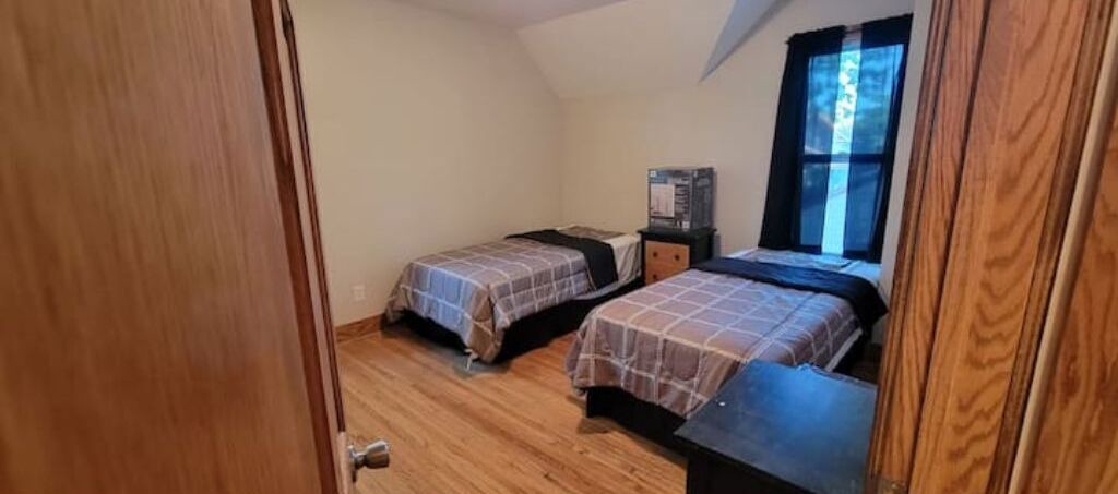 Photo of Bedroom in Summit - University