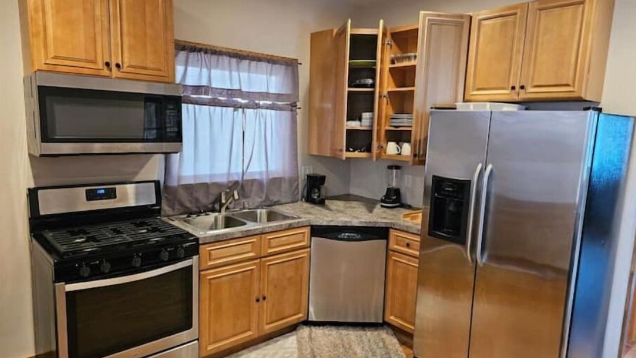 Photo of Kitchen in Summit - University