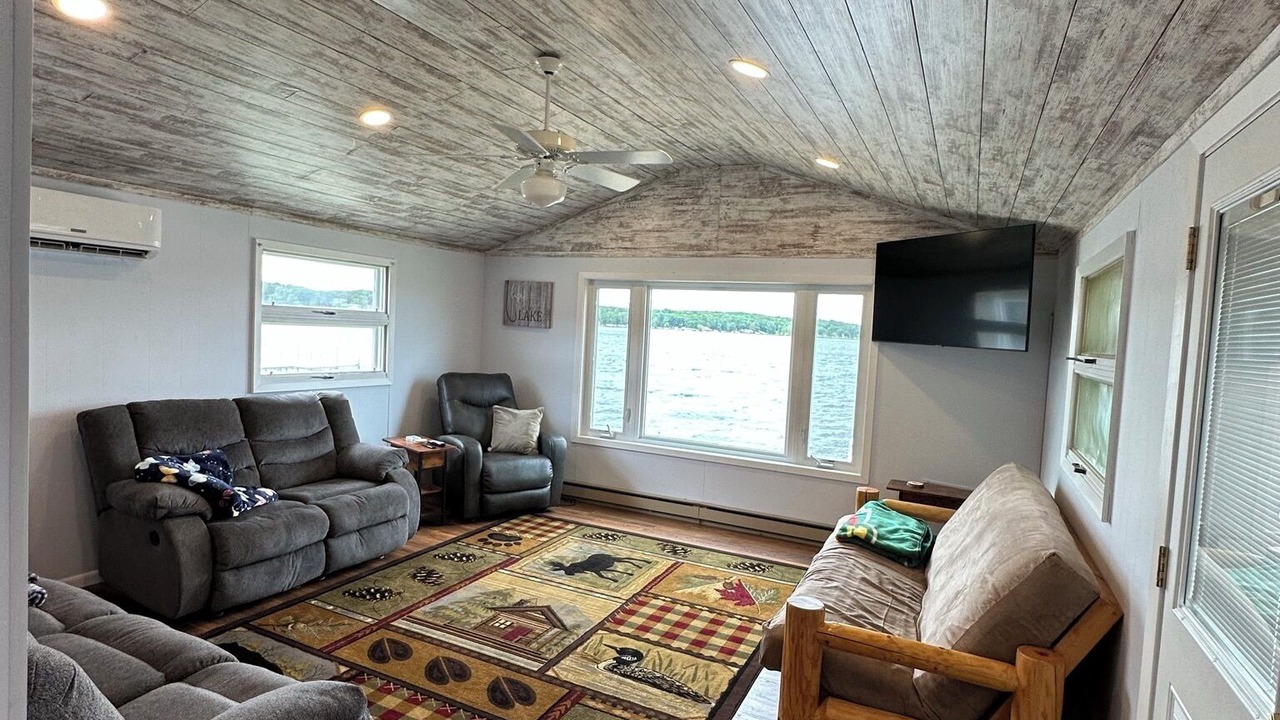 Photo of Livingroom in Motley