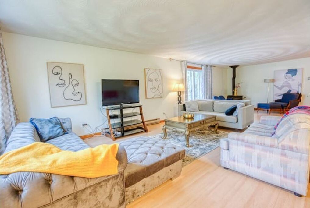 Photo of Livingroom in Frontenac