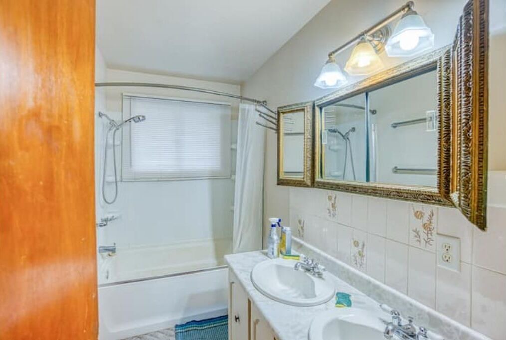 Photo of Bathroom in Frontenac