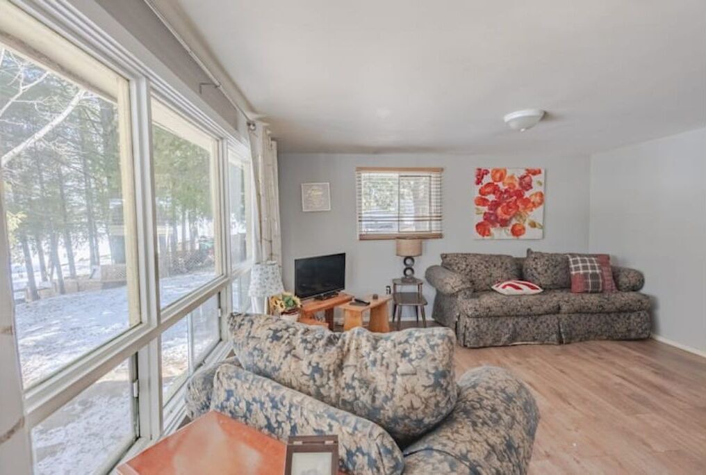 Photo of Livingroom in Frontenac