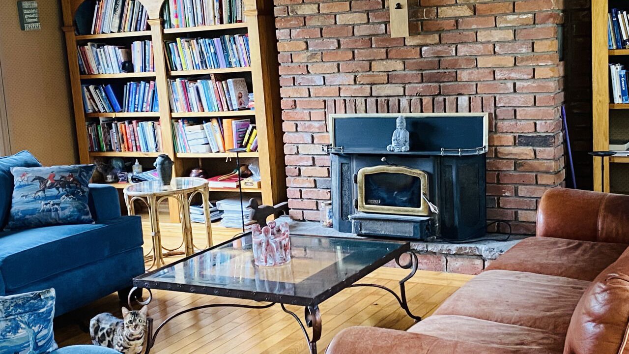 Photo of Livingroom in Madoc