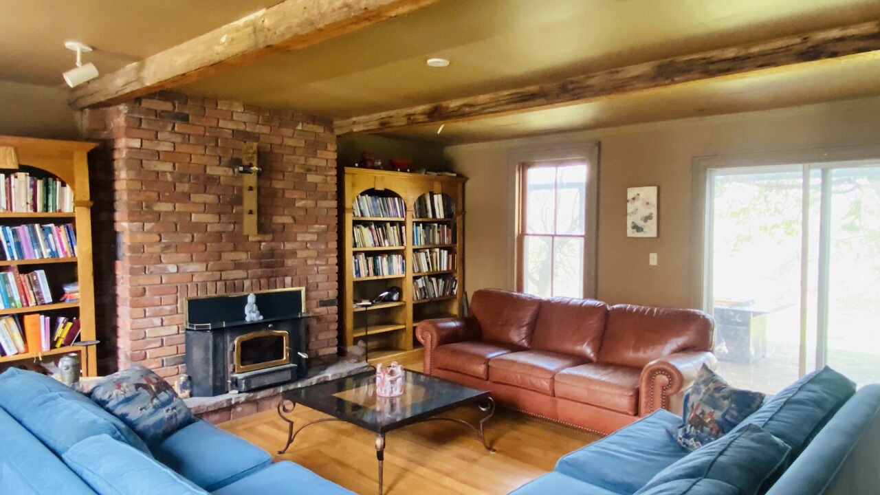 Photo of Livingroom in Madoc