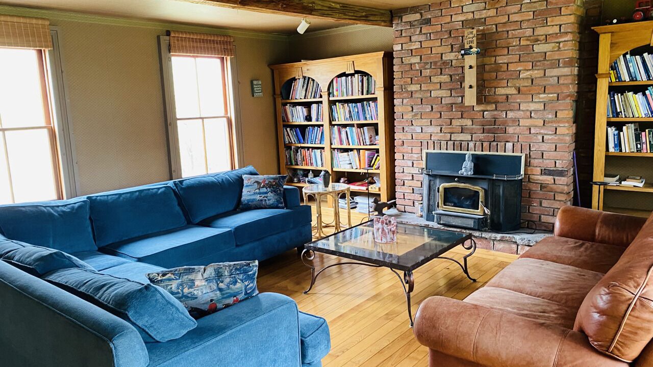 Photo of Livingroom in Madoc