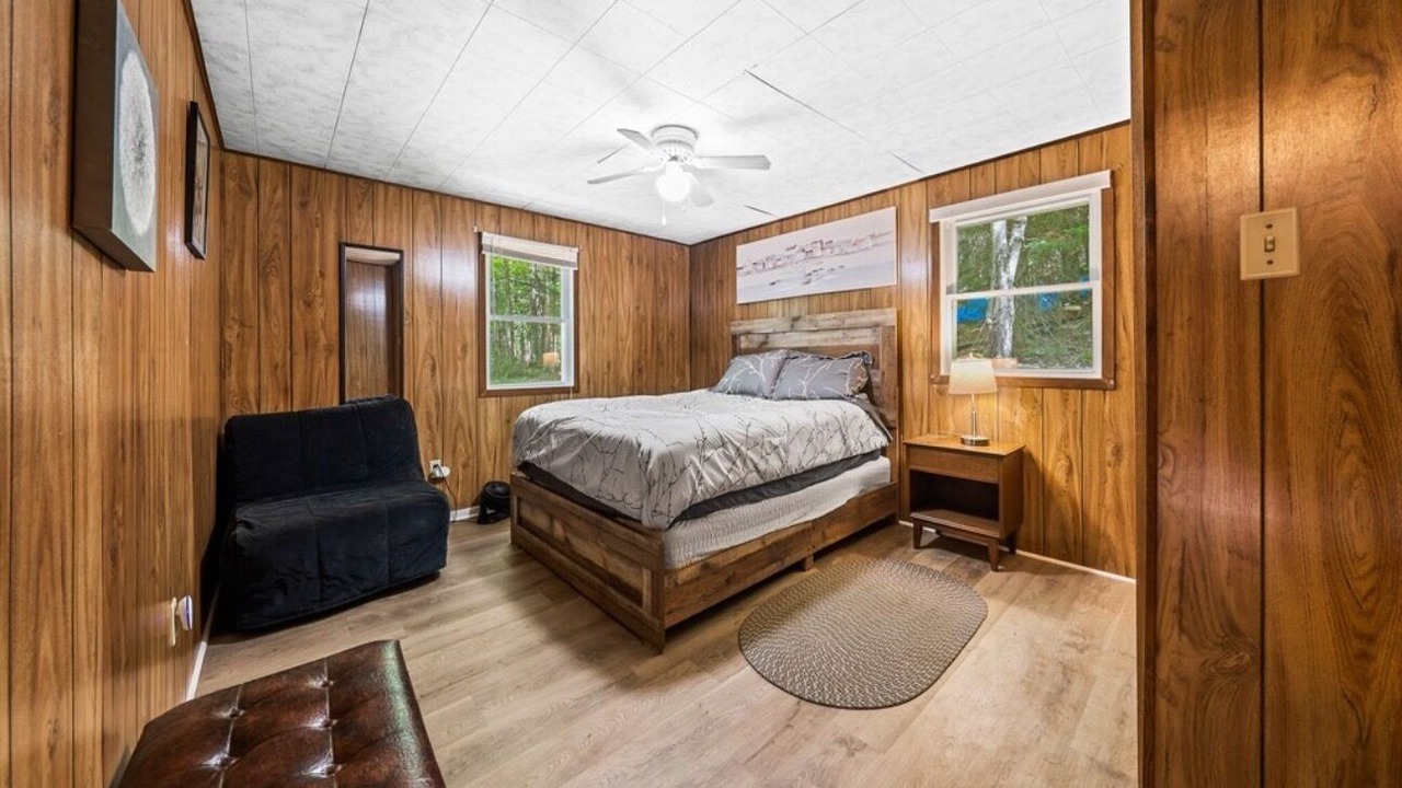 Photo of Bedroom in Bracebridge