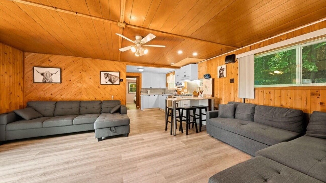Photo of Livingroom in Bracebridge