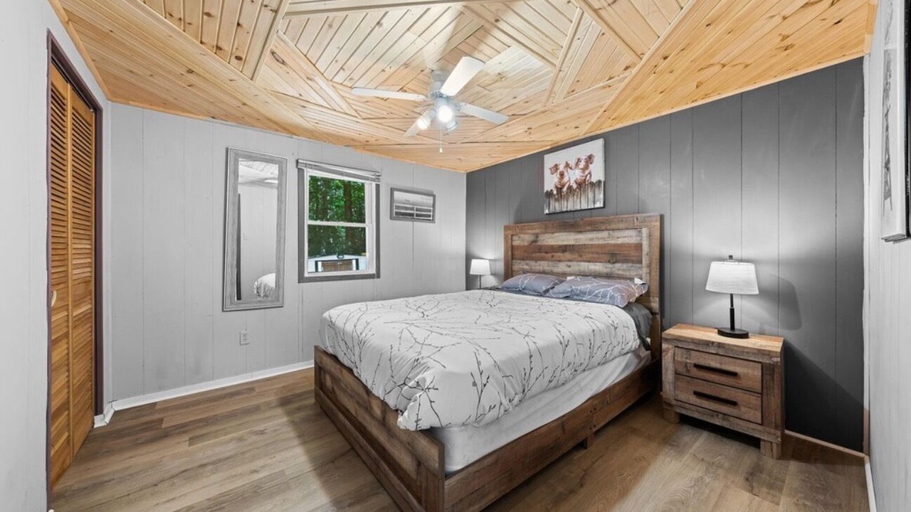 Photo of Bedroom in Bracebridge