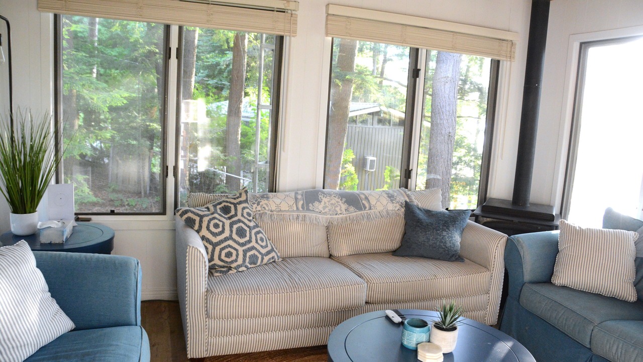 Photo of Livingroom in Haliburton