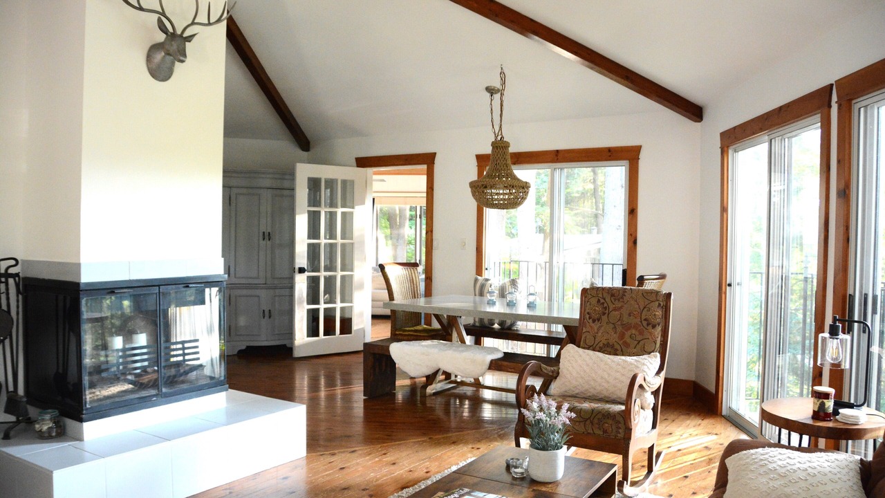 Photo of Livingroom in Haliburton