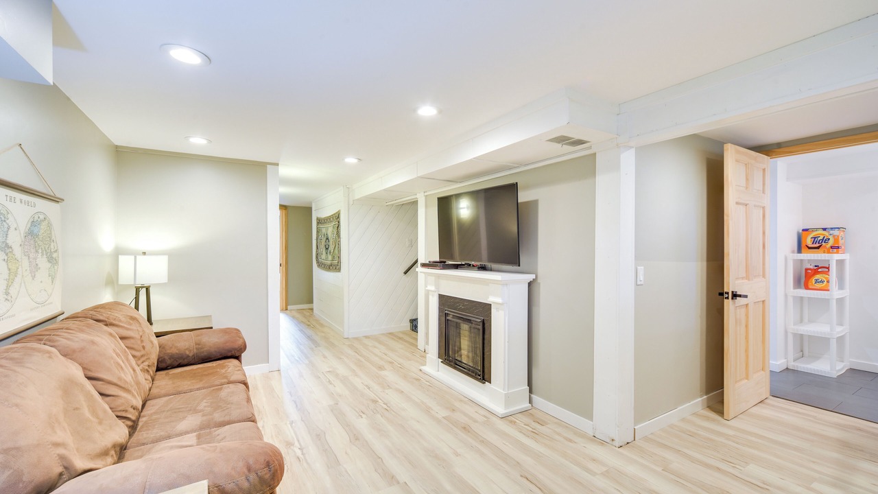 Photo of Livingroom in Hermantown