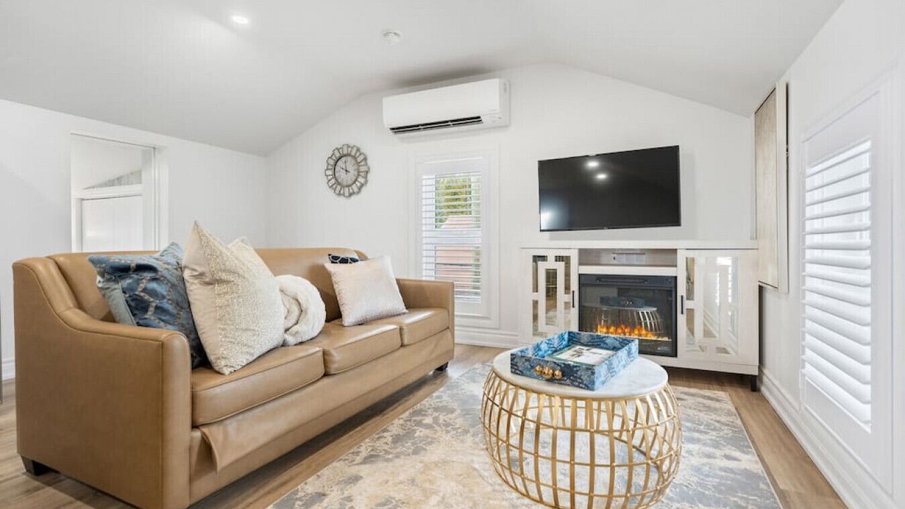 Photo of Livingroom in Port Dover