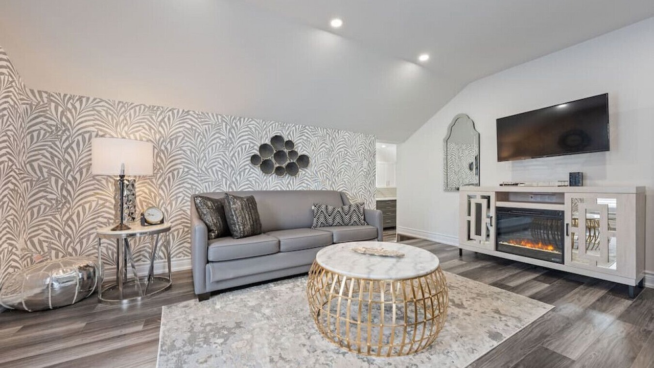 Photo of Livingroom in Port Dover