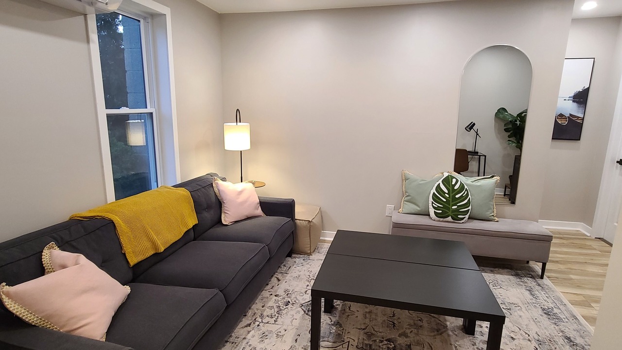 Photo of Livingroom in Port Dover