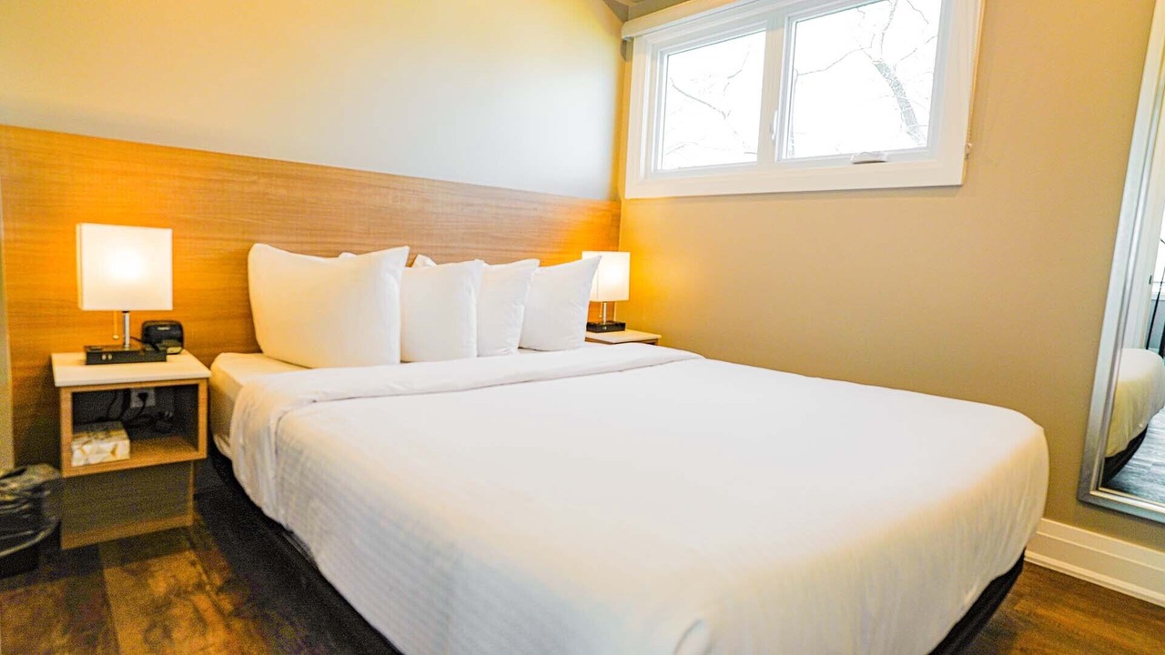 Photo of Bedroom in Grand Bend