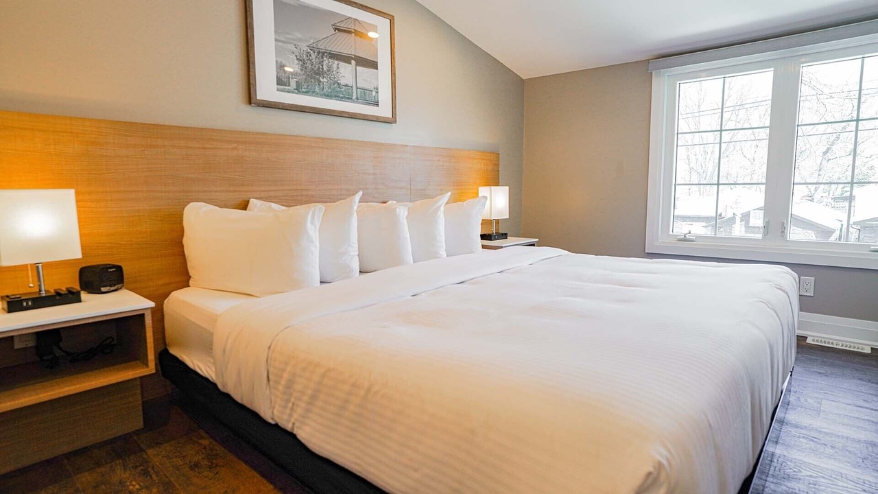 Photo of Bedroom in Grand Bend