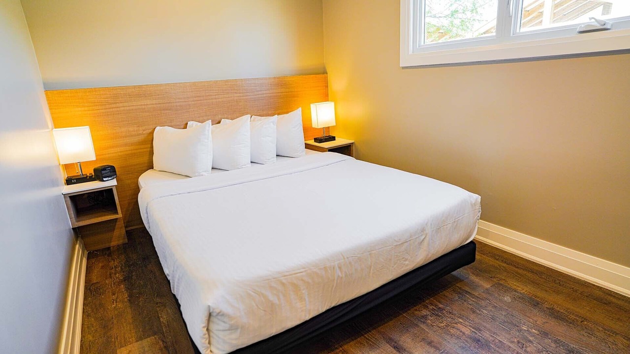 Photo of Bedroom in Grand Bend
