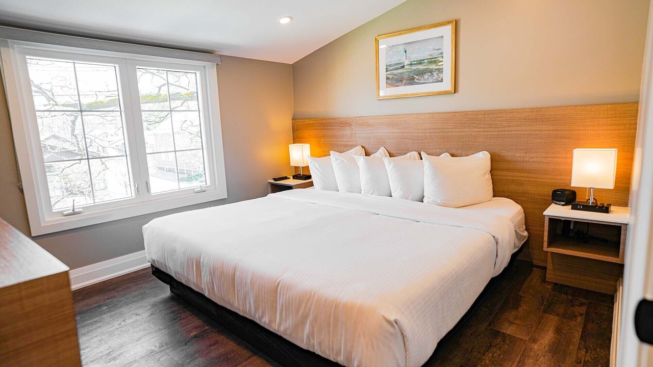 Photo of Bedroom in Grand Bend