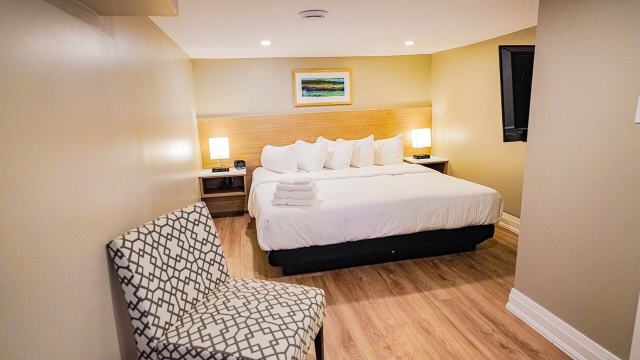 Photo of Bedroom in Grand Bend