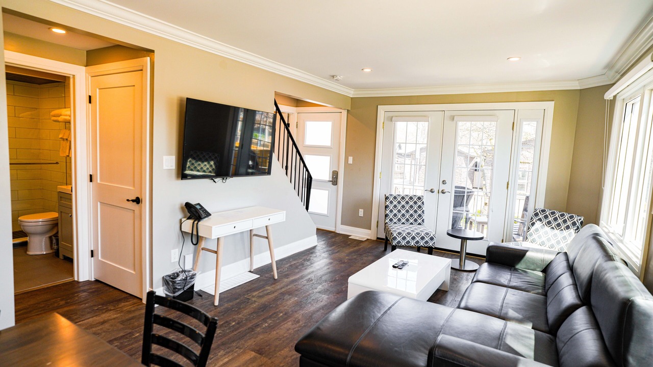 Photo of Livingroom in Grand Bend