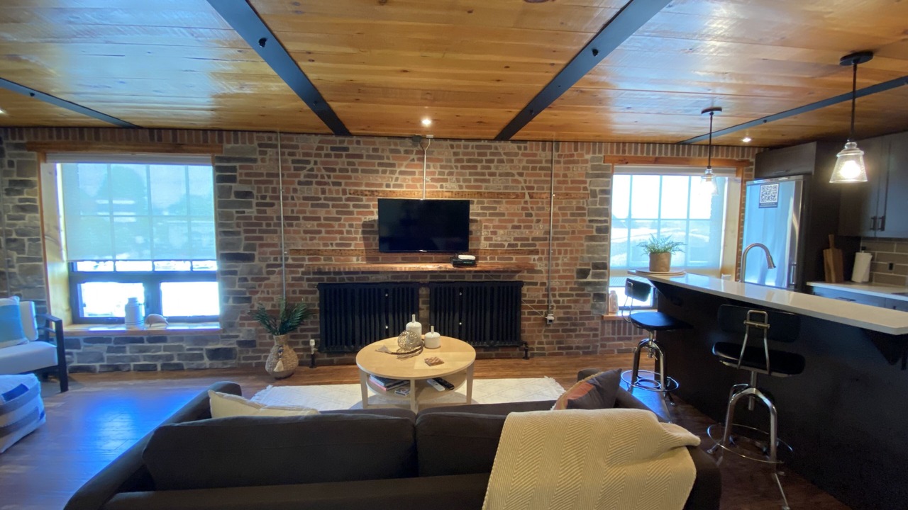 Photo of Livingroom in Inner Harbour