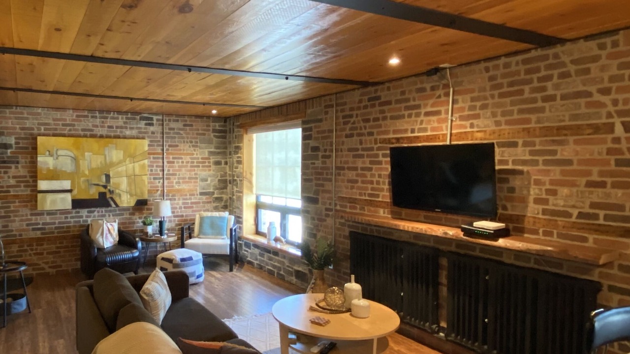 Photo of Livingroom in Inner Harbour