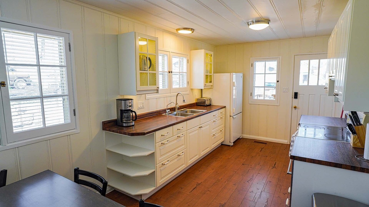Photo of Kitchen in Grand Bend