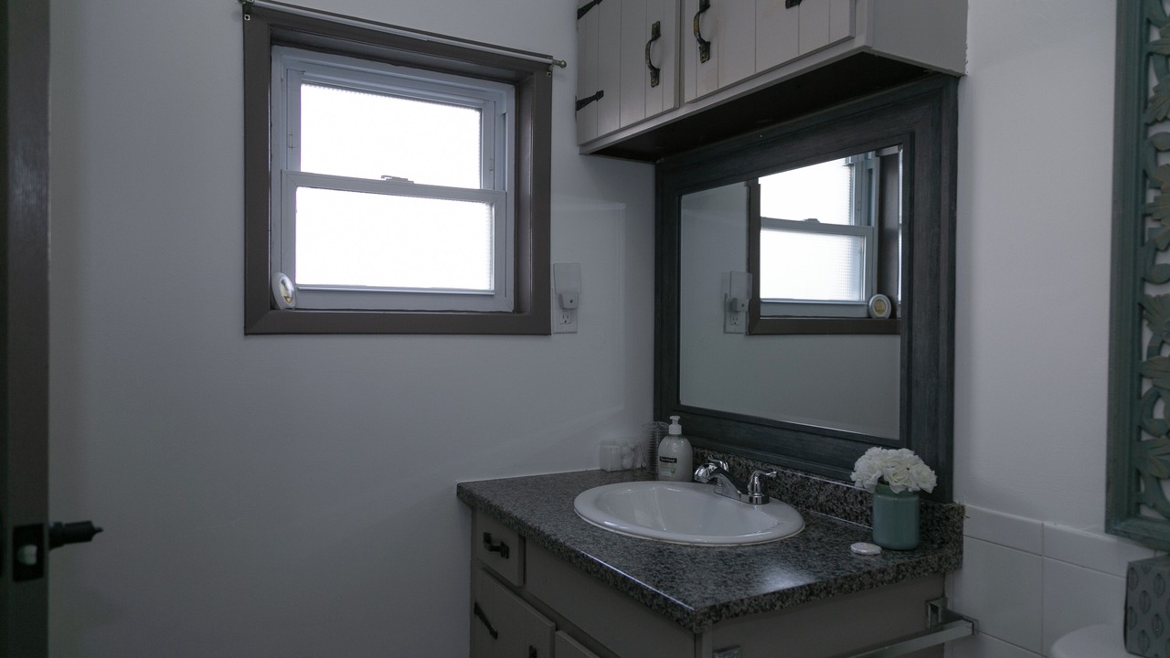 Photo of Bathroom in Port Dalhousie