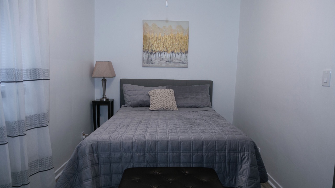 Photo of Bedroom in Port Dalhousie