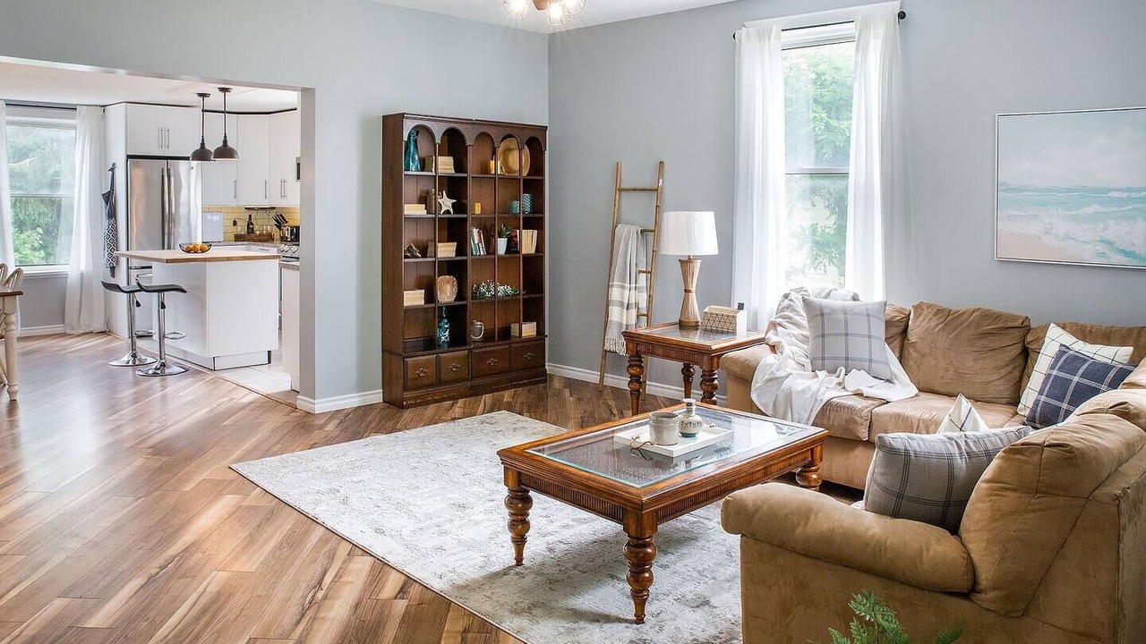 Photo of Livingroom in Port Dover