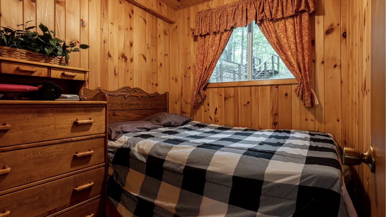 Photo of Bedroom in North Frontenac