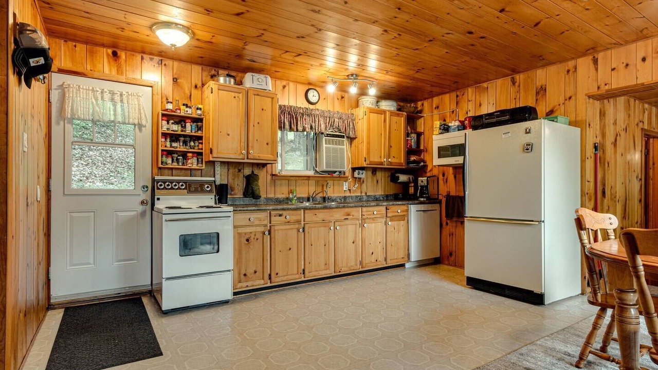 Photo of Kitchen in North Frontenac