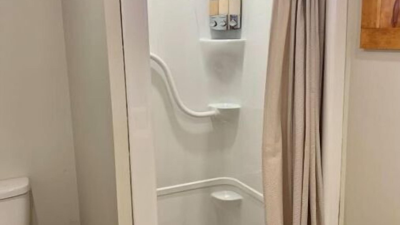 Photo of Bathroom in Brock