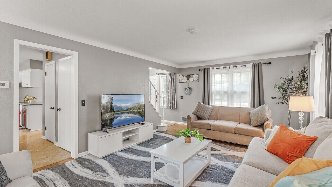 Photo of Livingroom in Maplewood