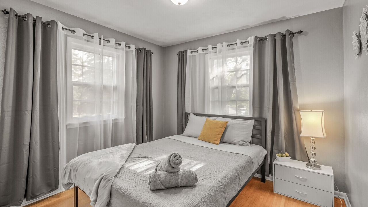 Photo of Bedroom in Maplewood