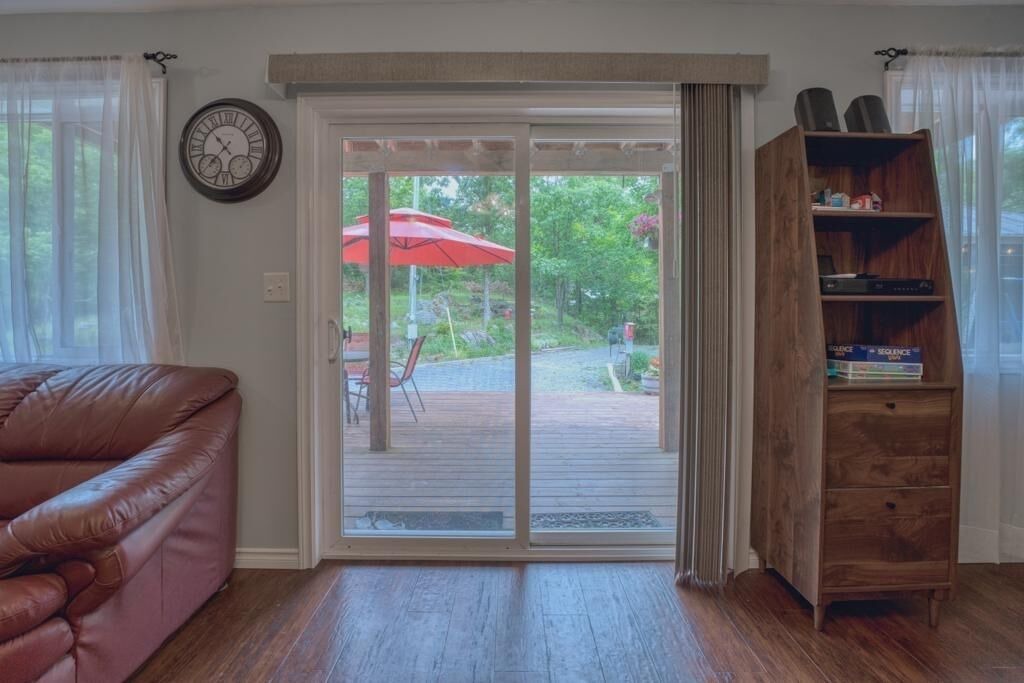 Photo of Livingroom in Central Frontenac