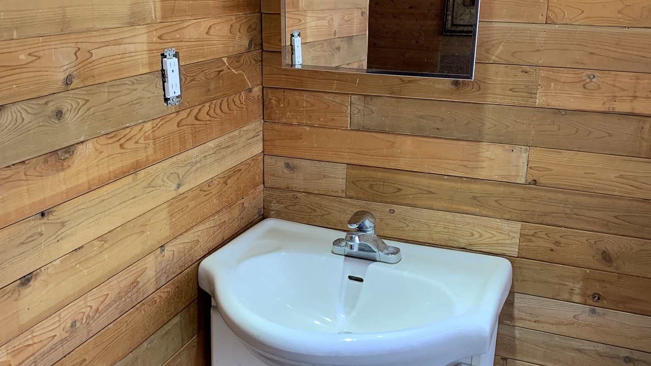 Photo of Bathroom in Campbellford