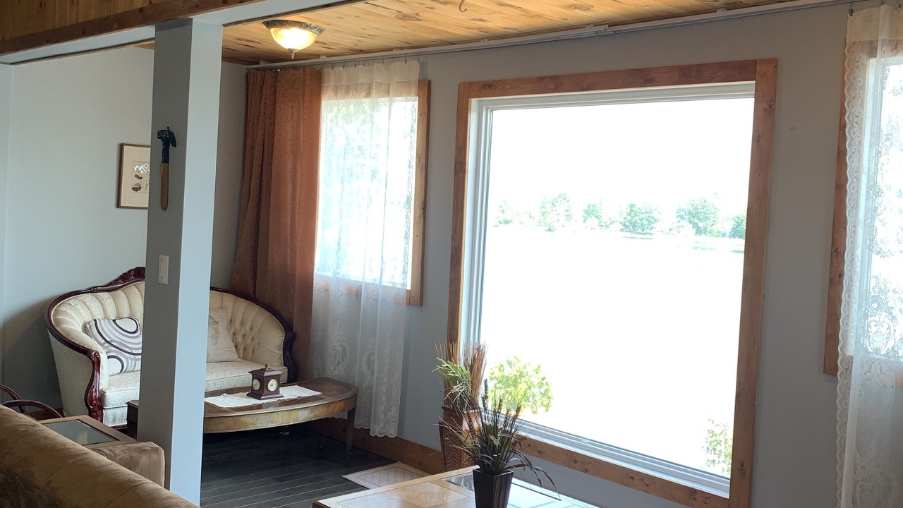 Photo of Livingroom in Campbellford