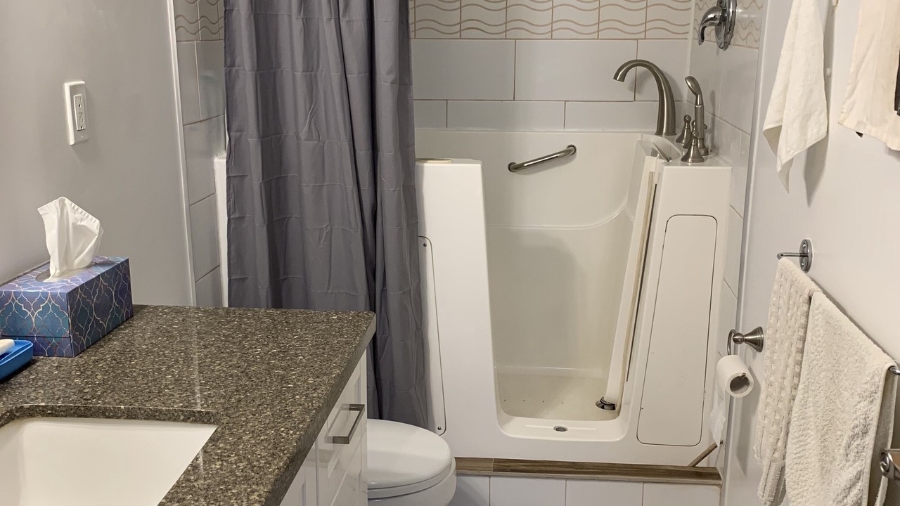Photo of Bathroom in Campbellford