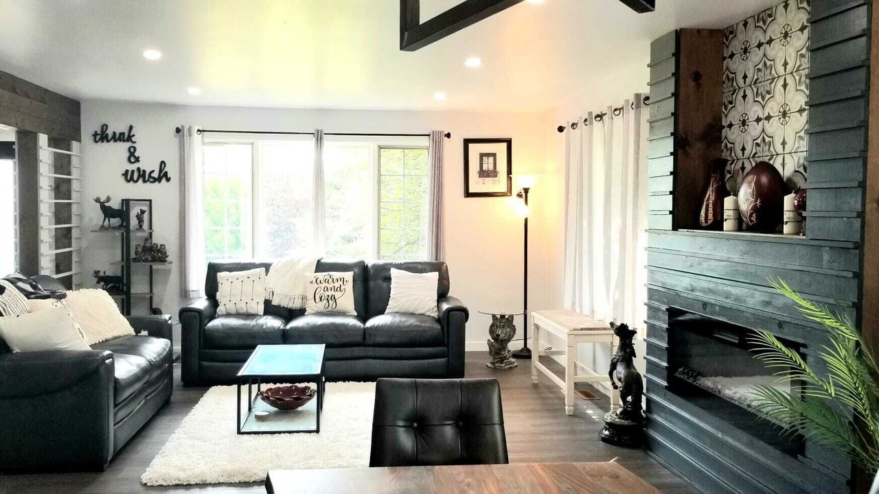 Photo of Livingroom in Manitoulin District