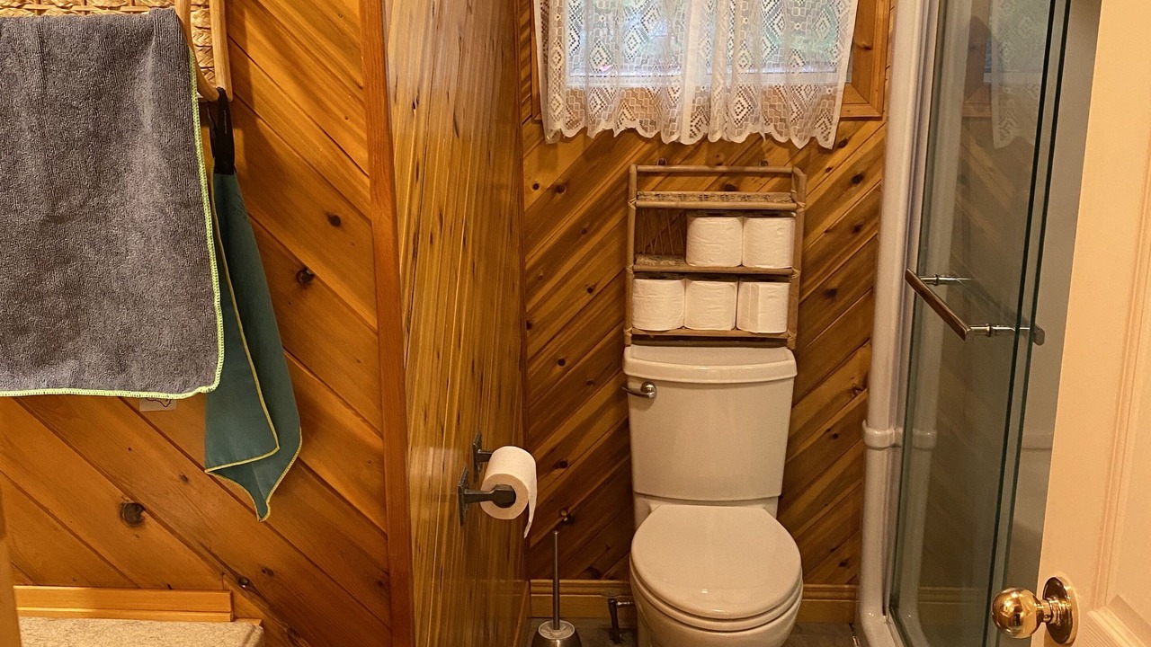 Photo of Bathroom in Dysart et al