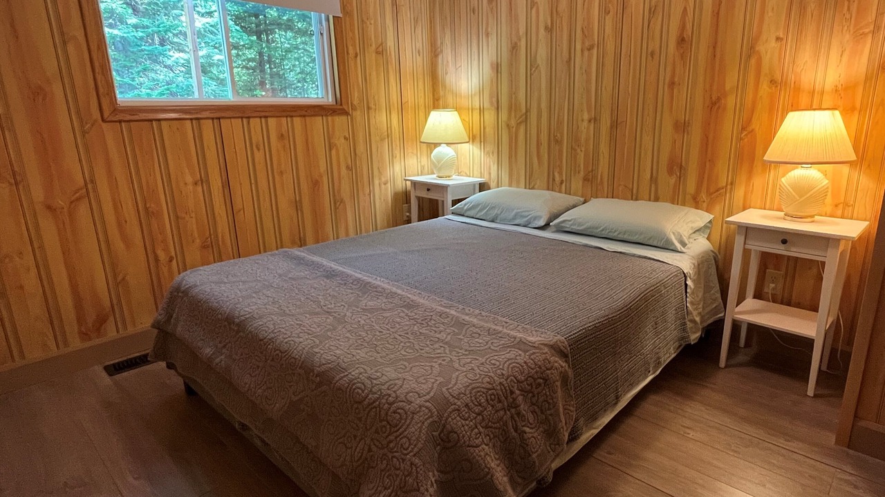 Photo of Bedroom in Dysart et al