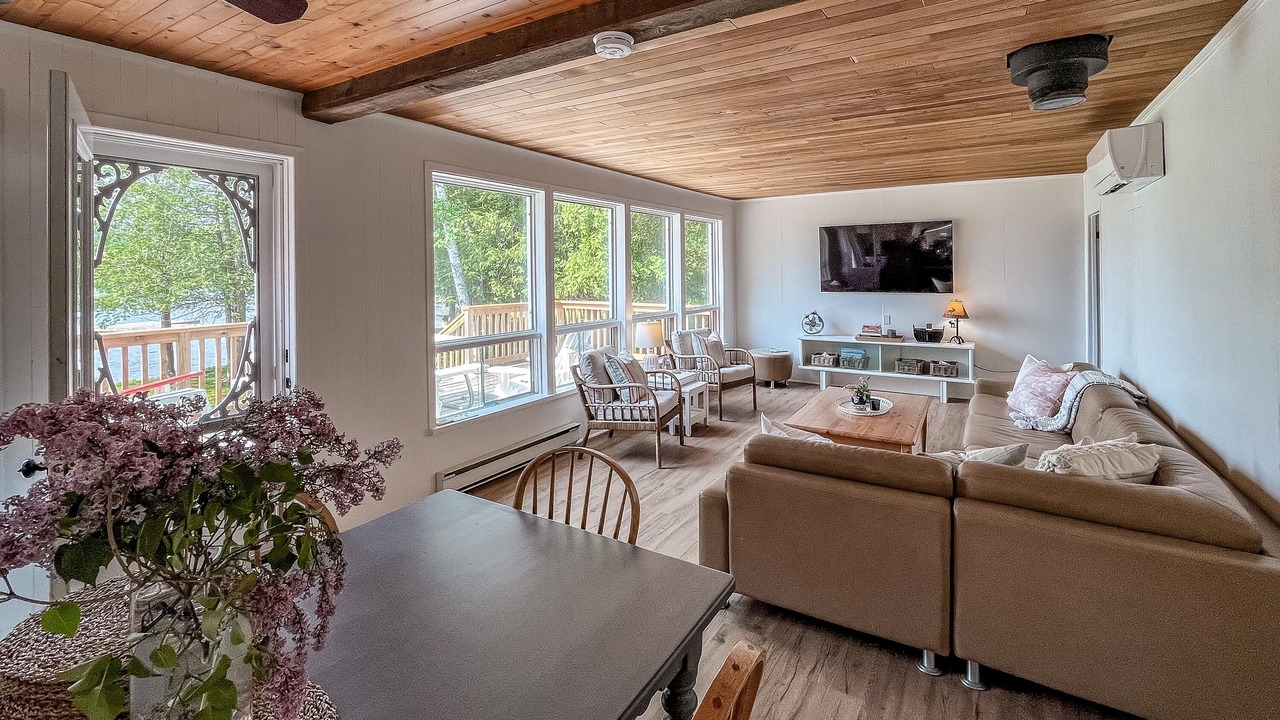 Photo of Bedroom in Muskoka Lakes